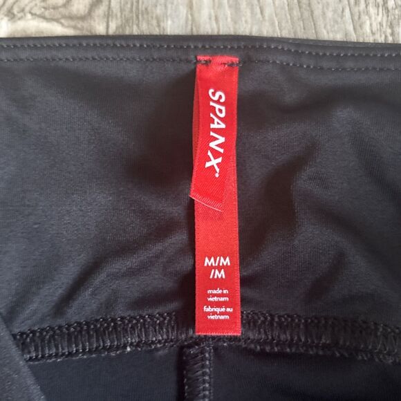 NWOT SPANX FAUX LEATHER BLACK LEGGING Size Medium (MSPR $98) - Picture 2 of 9